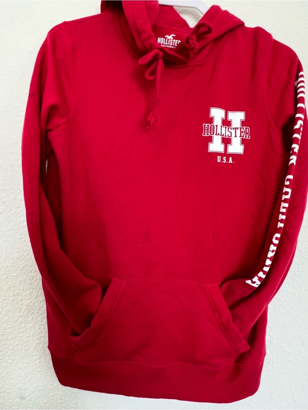 Hollister Men's Red Pullover Hoodie with White Chest H